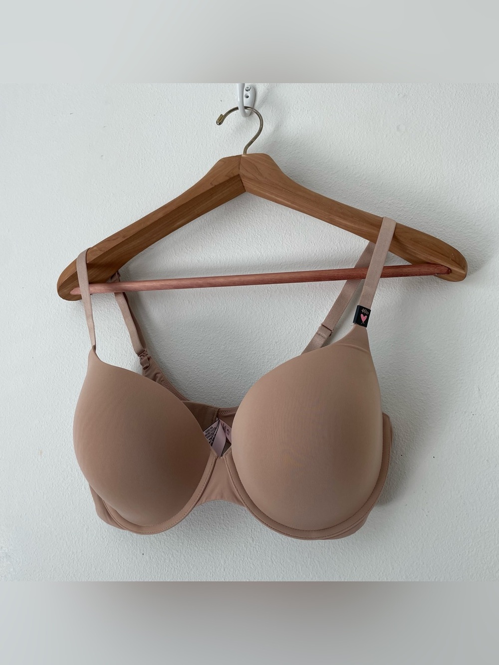 NEW Victoria's Secret Push-Up Bra size 40D Plus size Wired